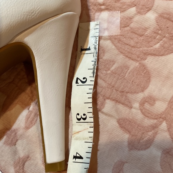 New white 4 inch heel boots - Picture 2 of 9